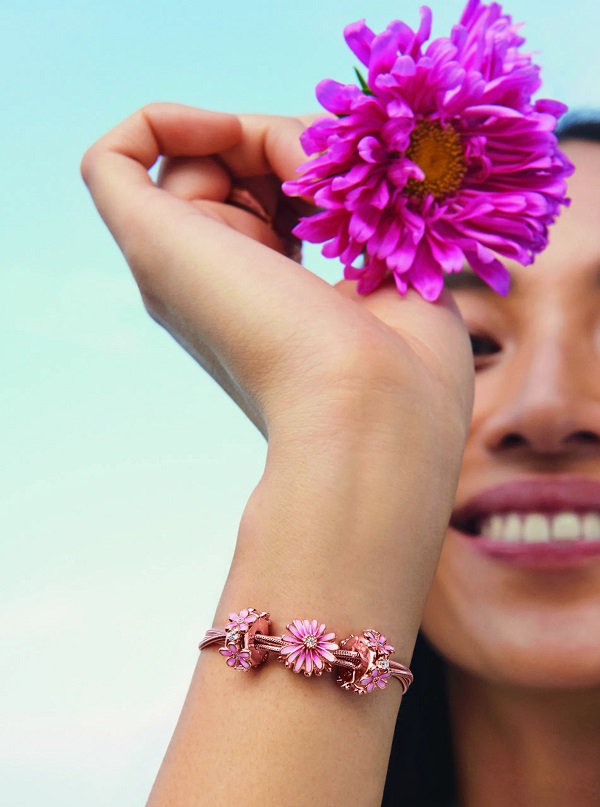 Pandora inspires floral styles with their latest launch within the Pandora Garden Collection