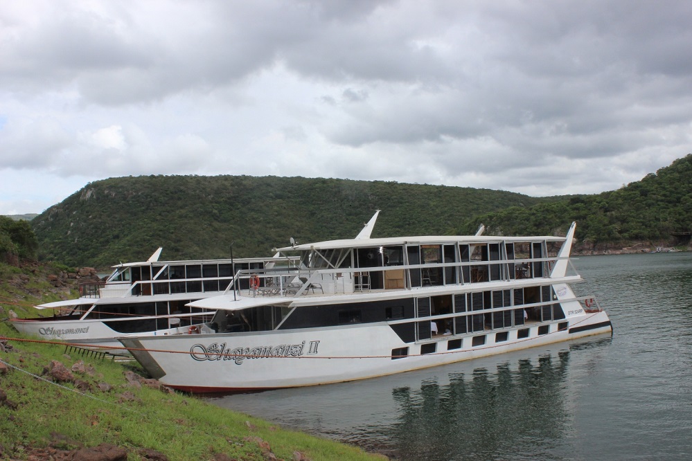 Luxury Leisure - Luxury Houseboats, Shayamanzi 1 & 11 are waiting for you to board