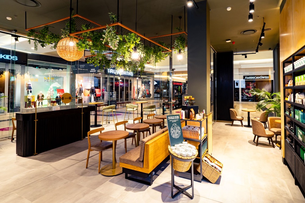 Starbucks opens fifth Pretoria store at Woodlands Mall - five years to the day that Starbucks officially opened the first store in SA